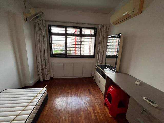3 mins walk.. Woodlands/Admiralty room rental