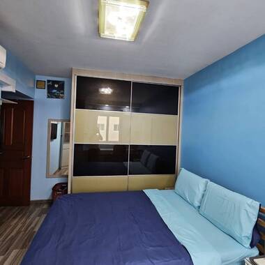 House keeping service, cleaning of bathrm, washing & drying of laundry included, Gd size Common room