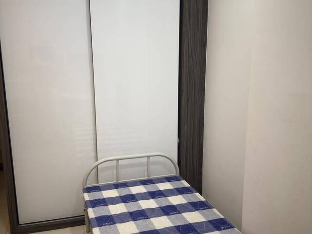 443C Fajar road, common room available for rent