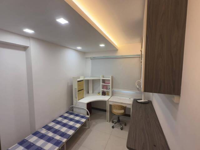 443C Fajar road, common room available for rent