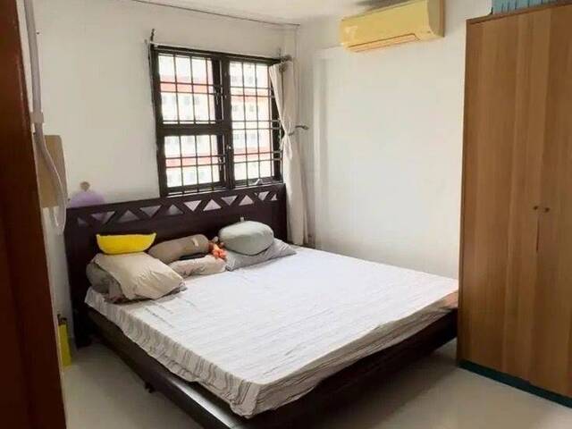 Queenstown HDB 3 room flat to rent