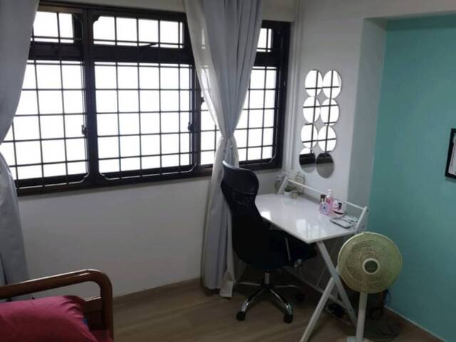 Common Room For Rent - 100 Steps to Hougang 1 Shopping