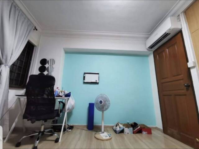 Common Room For Rent - 100 Steps to Hougang 1 Shopping