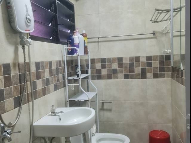 Affordable common room at 188 Pasir Ris Street 12