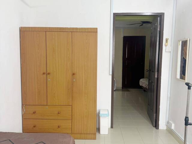 Blk 331 Jurong East - $700 for 1 guy (Ceiling Fan + WiFi) - can cook once a week