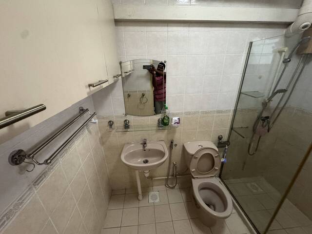 Master bedroom rental