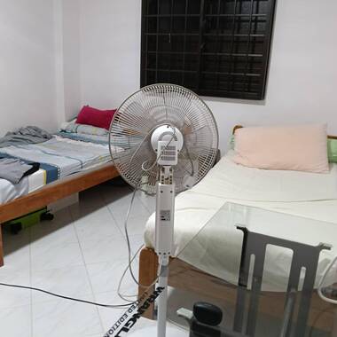 female sharing @ Blk 185 Boon Lay Ave.