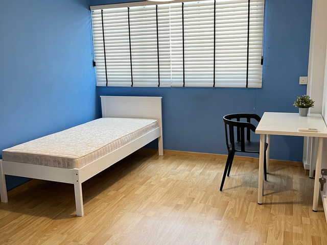 Clean & spacious common room