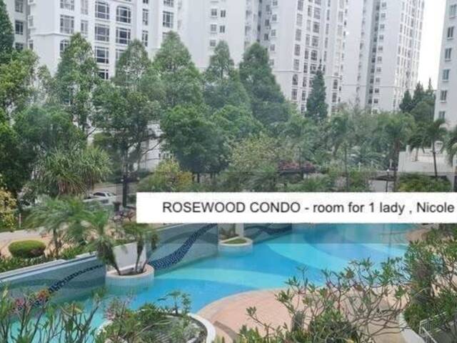 ROSEWOOD CONDO - $1100 for 1 lady (Woodlands MRT)