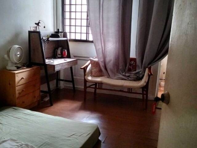Master bed room for rent