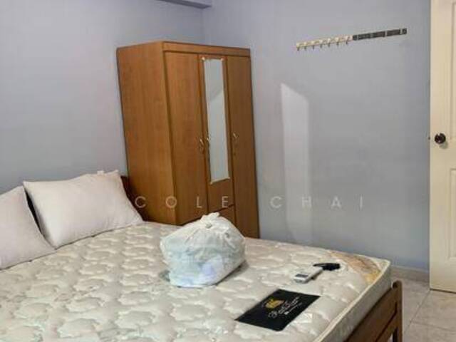 Blk 685C CCK - $600 for 1 lady (WiFi + Ceiling Fan)