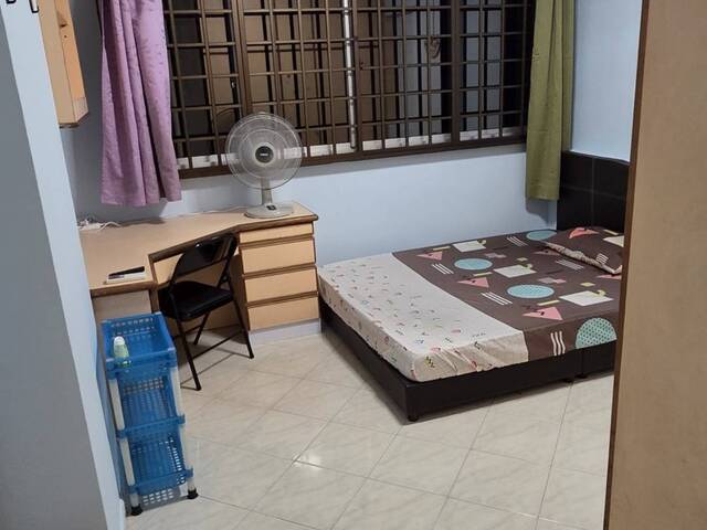 HDB Common Room For Rent ($800) Near Hougang MRT Station