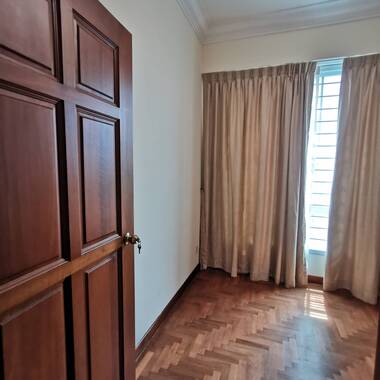 * 2 bedded condo ** Well maintained