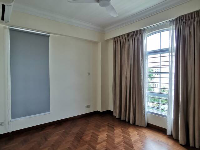 * 2 bedded condo ** Well maintained *** 5 min walk to Sungei Bedok MRT, 2nd half 26