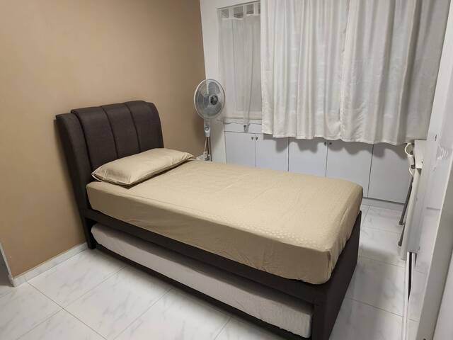 126A Edgedale Plains Master Bedroom $1300