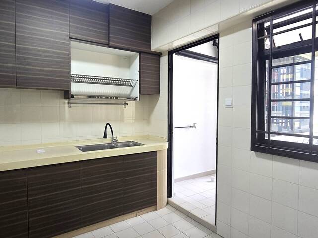 SUPER CHEAP! (3+1) 5I – Blk 684C Woodlands Drive 62– Near Admiralty MRT!