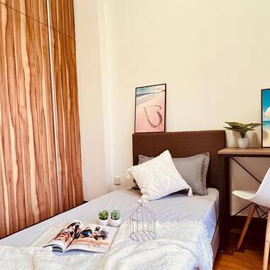 For Rent - Premium Common Room With Balcony @Eastpoint Green Condo (Simei MRT - EWL/Green Line)