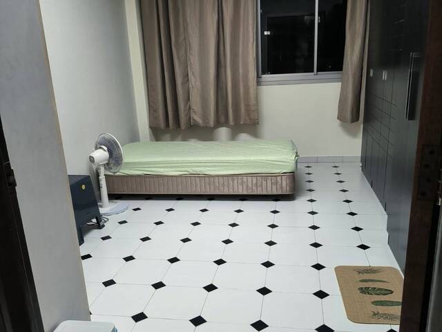 Common room at 820 yishun street 81 for rent! Wifi available!