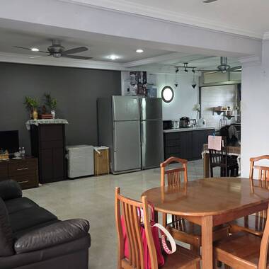 5 mins walk to Choa Chu Kang MRT