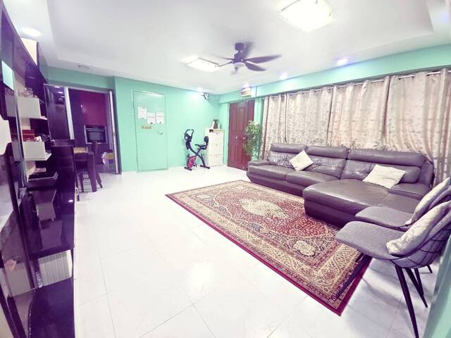 4R flat for rent at Blk 258 Serangoon Central Drive. Near to Serangoon MRT. NO AGENT FEE