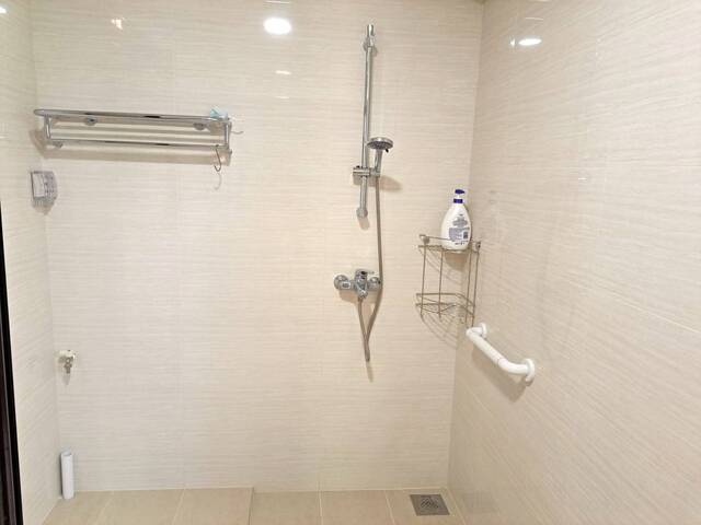 Master room for rent at Aquarius By The Park. Near to Bedok Reservoir MRT. NO AGENT FEE