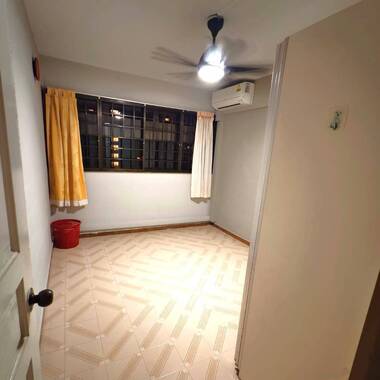 Common room for rent at Blk 269B Queen Street, Near to Bugis MRT! NO AGENT FEE
