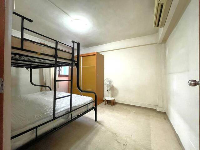 3R flat for rent at Blk 53 Sims Place, Near to Aljunied MRT! NO AGENT FEE