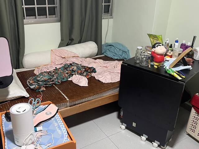 Room for rent near MRT