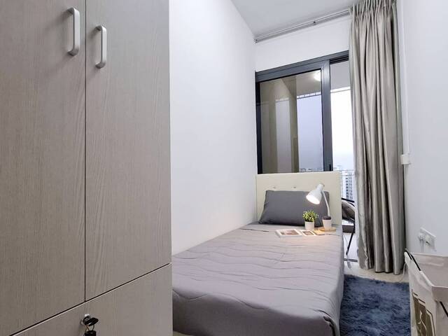 ✨ Lakefront Residences – Common Room for Rent | 1 Pax Only, No Agent Fee ✨