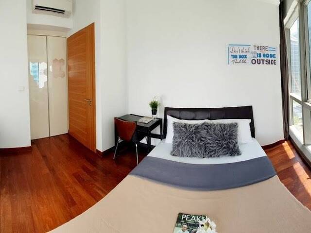 MBFC/Marina Bay Sands/Shenton WAY - CBD Queen Room - High Floor Unit