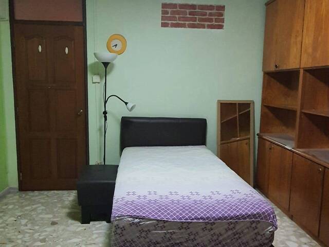 Common room at 257 yishun ring road for rent! Aircon wifi!