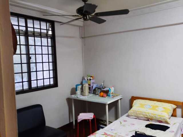 Blk 169 Toa Payoh - $800 for 1 lady (WiFi) - walk to Toa Payoh MRT + CEILING FAN