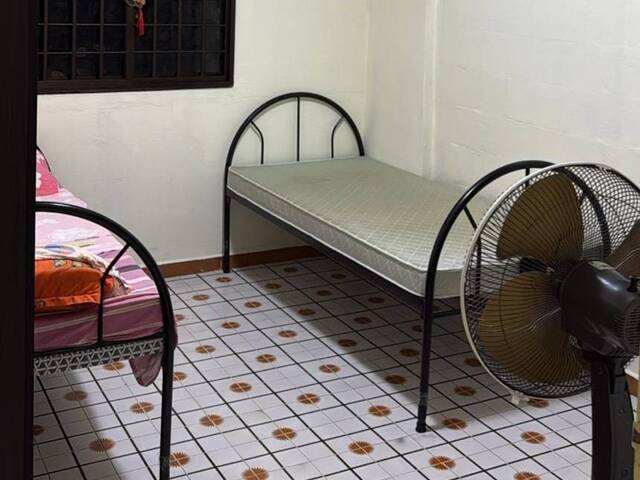 Female Shared Room @ Ang Mo Kio For Rent ( 2 Pax in the Room Female Environment)