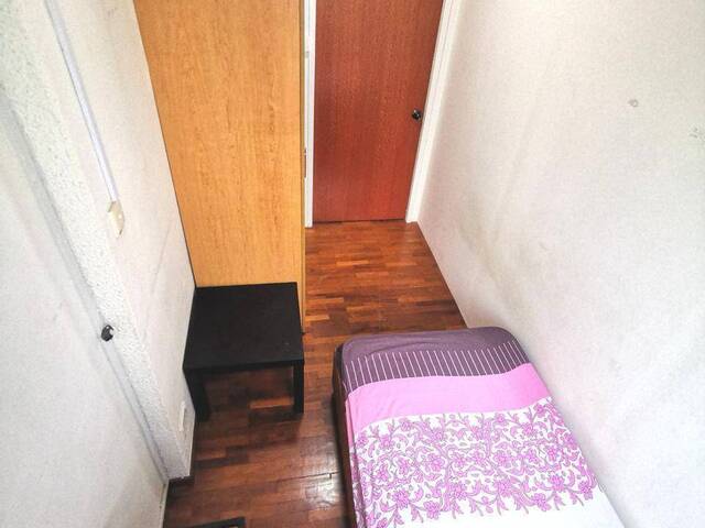 Room for rent / Toa Payoh, Novena, Newton, Little India MRT /1 pax stay / Available Immediate