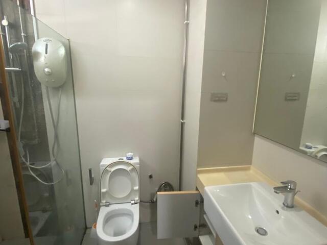 Room for rent/Toa Payoh, Boon Keng, Novena MRT/2-3 pax stay/Include Utilities/Available Dec 31