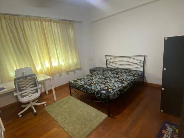 Room for rent/Toa Payoh, Boon Keng, Novena MRT/2-3 pax stay/Include Utilities/Available Dec 31