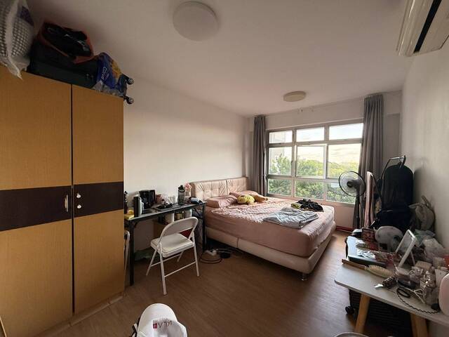 Master room at 472a yishun street 42 for rent! Aircon wifi!
