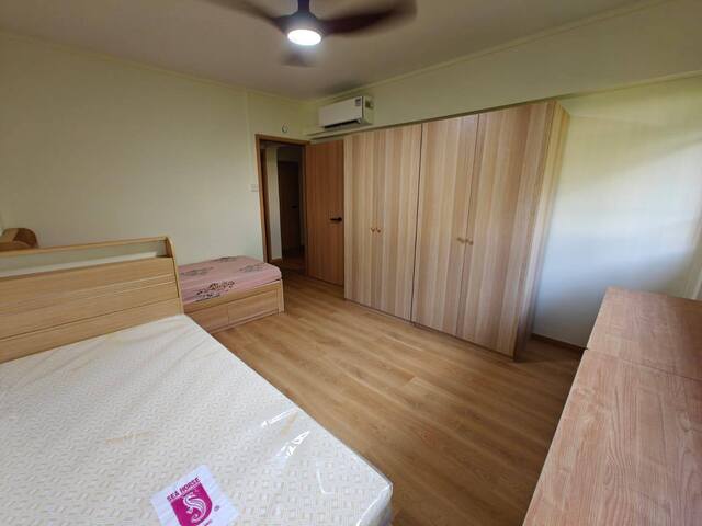 ๐ก Muji Co-Living for Ladies โ Spacious Room 5 min walk to Hougang MRT (NE14)