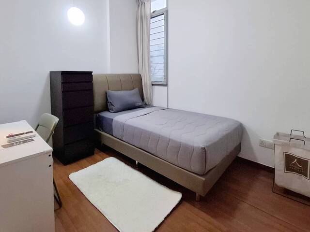 ✨ The Lakeshore – Common Room for Rent | 1 Pax Only, No Agent Fee ✨