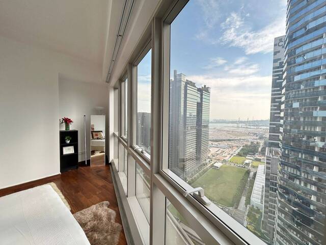 IOI Central Boulevard Towers/MBFC/Raffles place MRT - Queen Room with Marina Bay Sands view