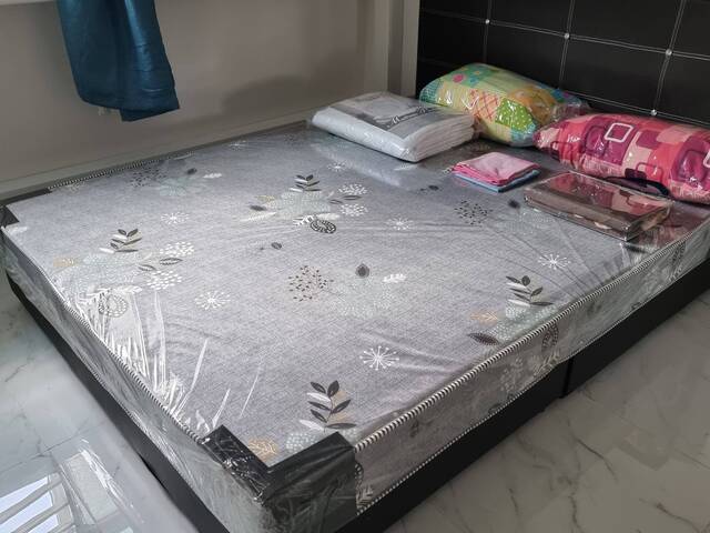 FURNISHED ROOM ABOVE BOON KENG MRT