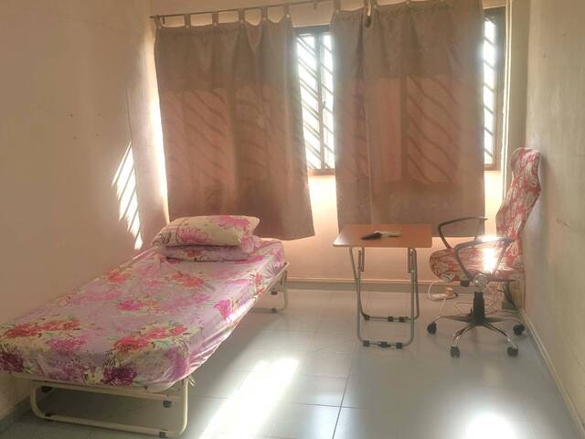 Common room for rent at Blk 657 Yishun Avenue 4!Near to Khoo Teck Puat Hospital. NO AGENT FEE