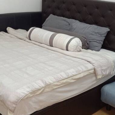 Common room at Bishan Park condominium for rent! Aircon wifi!