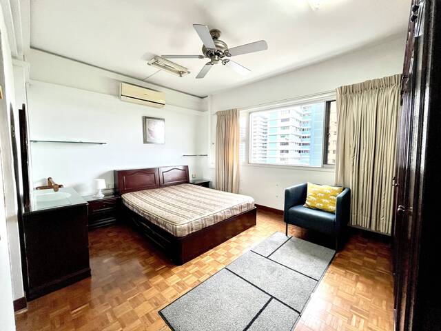 All-female Environment: Master Room With Sea View Near Siglap Mrt