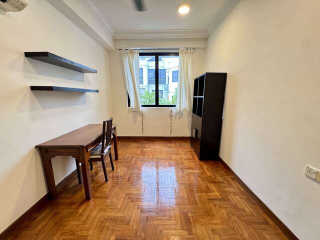 Condo Common Room 5 mins to Upper Changi MRT (DT34). Quiet, Spacious with Water, Sky & Greenery View
