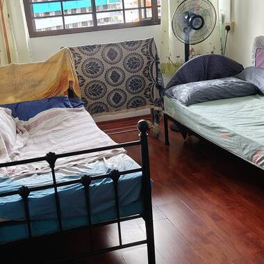 High floor cosy common room.furnished and comfortable.quiet and near amenities