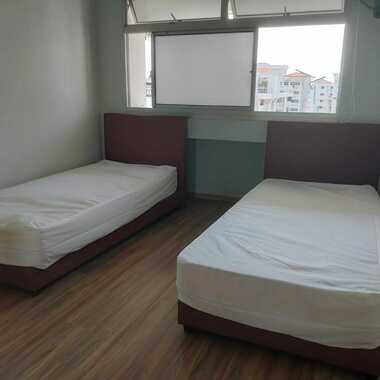 Blk 418 Woodlands - $1100 for 2 ladies (Aircon + WiFi) - walk to Marsiling MRT
