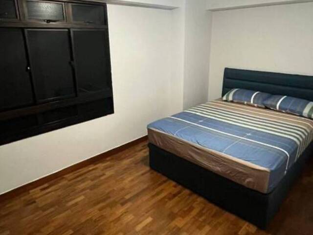 Common room at 986c Jurong West street 93 for rent! Aircon wifi!