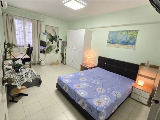 Master Bedroom for rent in Yishun immediate move in.