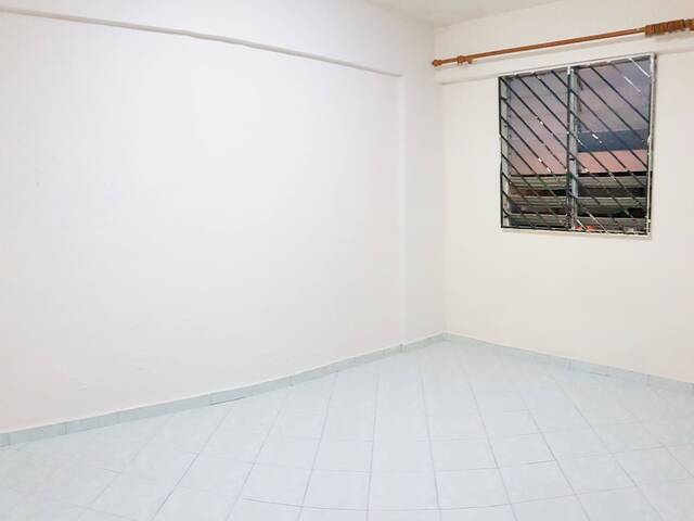 (2+1) Blk 206 Yishun Street 21 – 3 Mins to Yishun MRT / Northpoint Shopping Mall / All Races Welcome